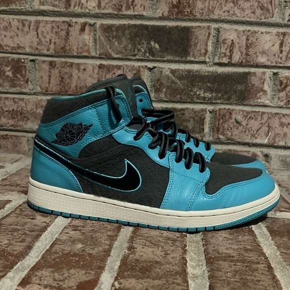 Jordan Other - Mens Jordan 1 Mid Gamma blue size 9.5